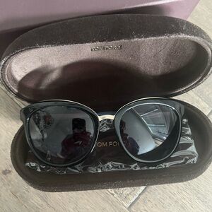 Tom Ford Elegant Black Sunglasses